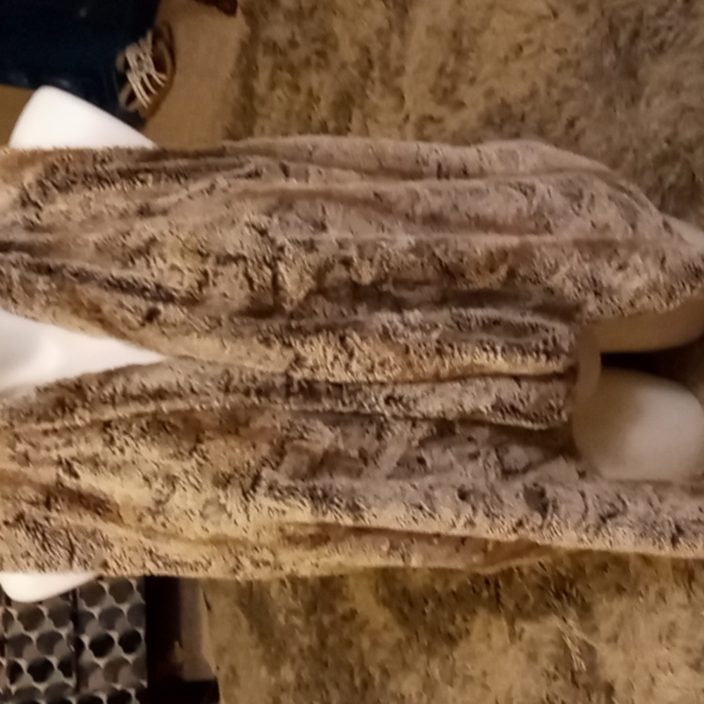 Wdny brown faux fur jacket made of 100% polyester made in China size extra large